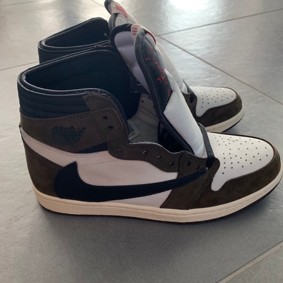 Travis Scott 1’s - Picture 4 of 7